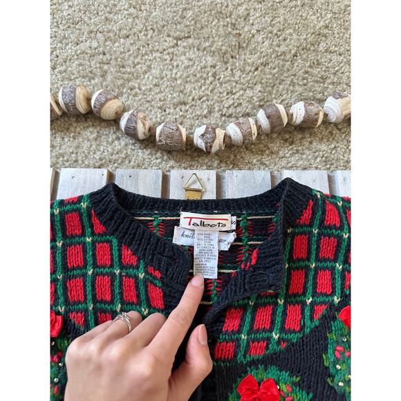 Vintage Talbots Christmas Holiday Wreath Red Green Black Cardigan Sweater - Picture 3 of 9